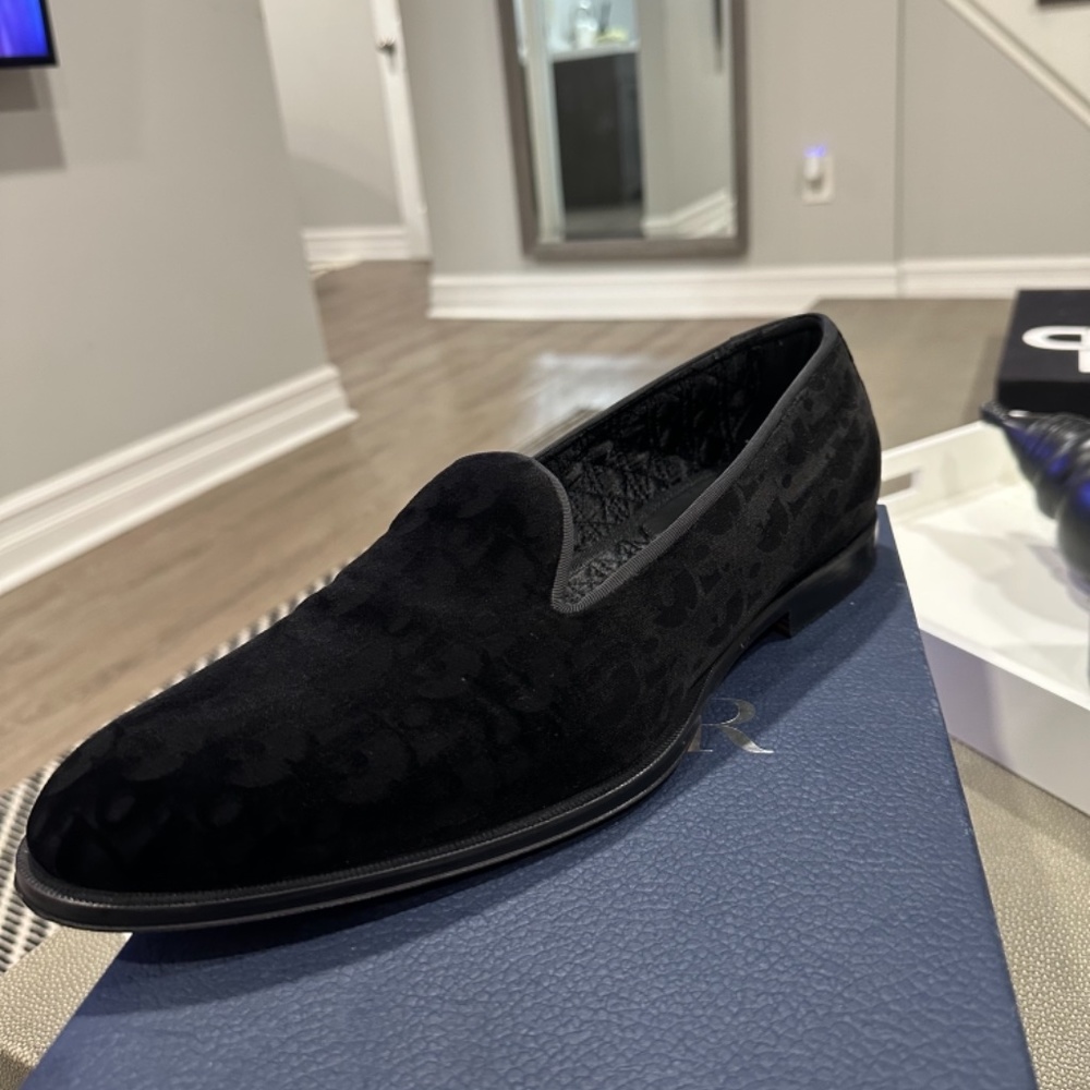 Shoes - Picture 5 of 7